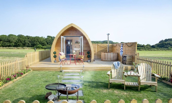 Wells Cabina | Chapterhouse, Cathedral View - a chalet that sleeps 2 guests in 1 bedroom
