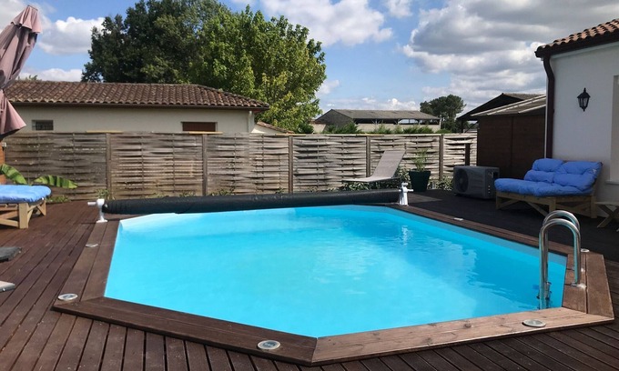 Saint-Medard-de-Guizieres Cabaña | Habitación cerca de Saint-Émilion con piscina