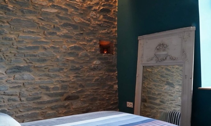 Saint-Yrieix-la-Perche Apartamento | Characterful Studio in heart of Medieval Saint-Yrieix-la-Perche
