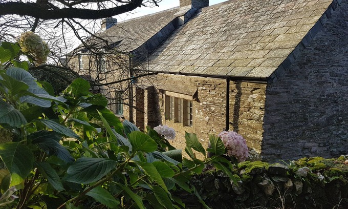 Trebarwith Casa | Character 14th Century Cottage nr Trebarwith Stand Beach, capacidad para 8 en 4 habitaciones