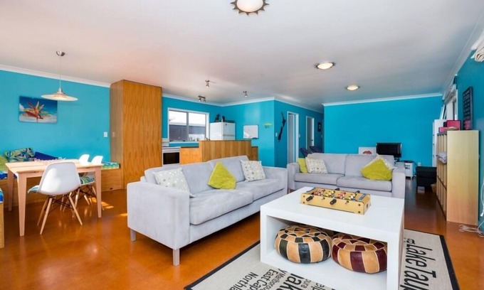 Matarangi Casa | Colorido Beach Propiedad - Totalmente Cercada, Espacio Abierto