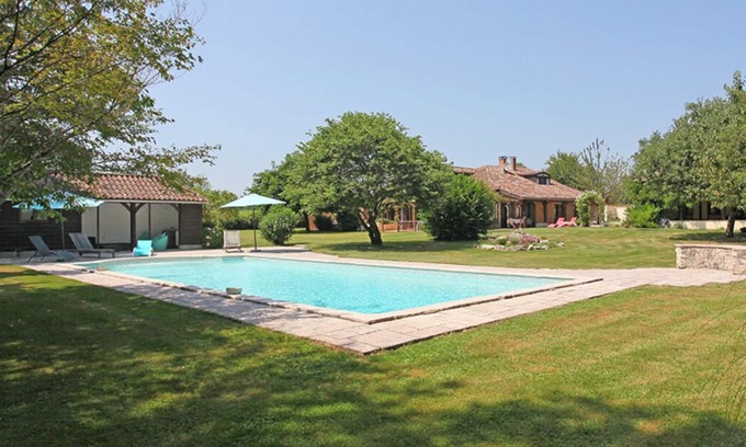 Serignac-Peboudou Casa | Character cottage, large garden and swimming pool, tranquility guaranteed