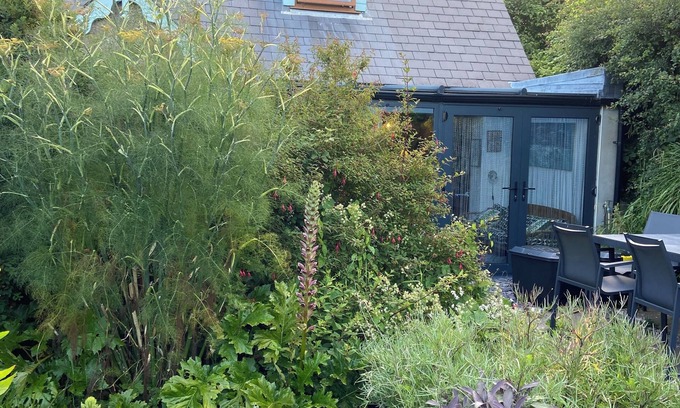 Castlemartin Cabaña | Character cottage in Pembrokeshire Coast National Park 5 minutes from the beach