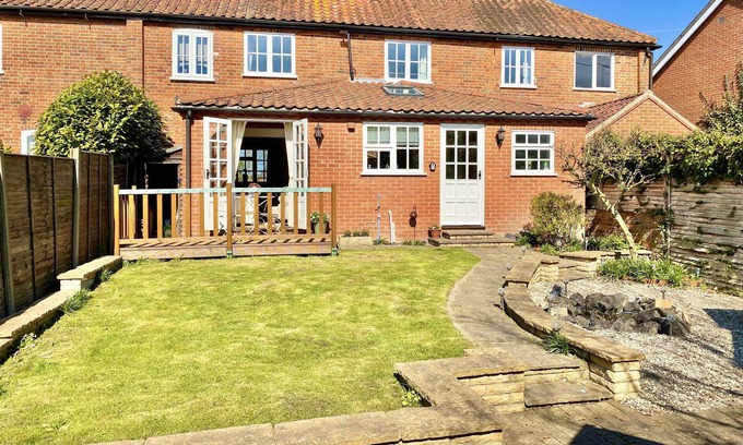 Aldborough Cabaña | Character cottage in a beautiful North Norfolk village only 8 miles to the coast