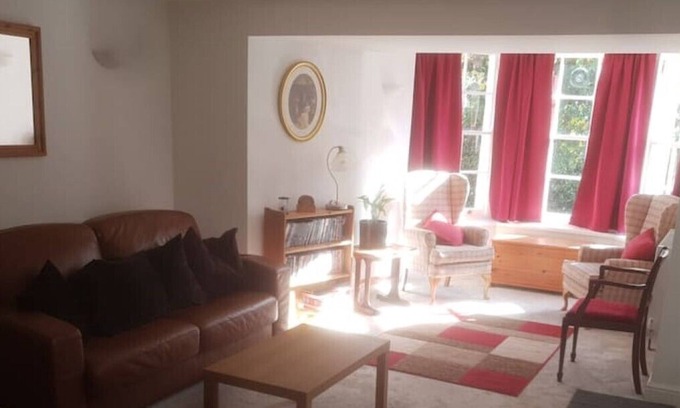 Wick Cabaña | Character Cottage Near Bath