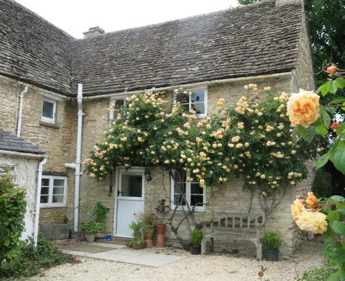 Ewen Casa | Characterful Cotswold cottage