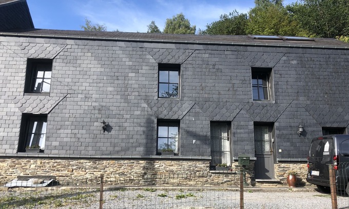 Herbeumont Casa | Casa con mucho carácter con hermoso jardín