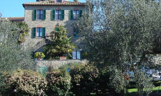 Tuoro sul Trasimeno Villa | Característica casa de campo rústica cerca del centro del pueblo y el lago.