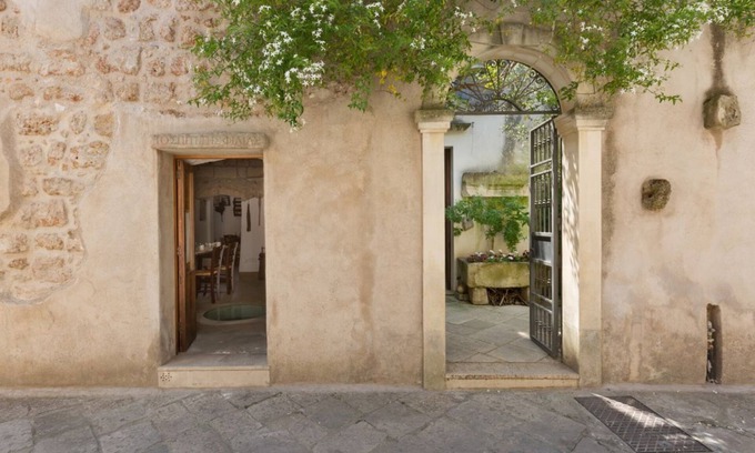 Sternatia Apartamento | Characteristic historic home for 4