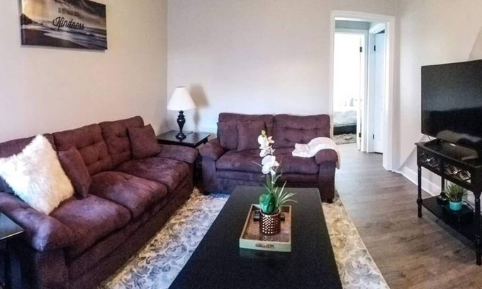 Lancaster Casa | Charismatic Downtown Apartment