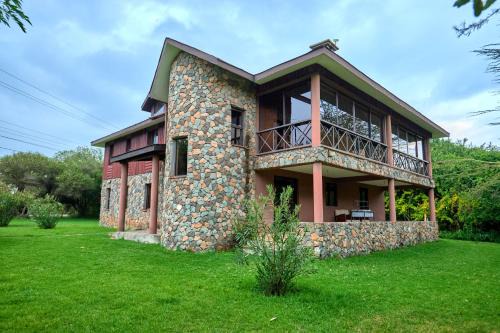 Naivasha Chalet De Esquí | Charity Chalet
