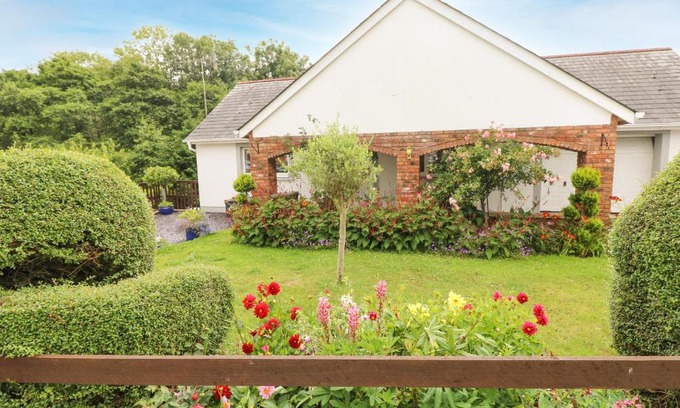 Saundersfoot Casa | Charlecote House