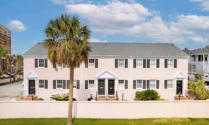 South of Broad Casa | Charleston Charmer - South of Broad
