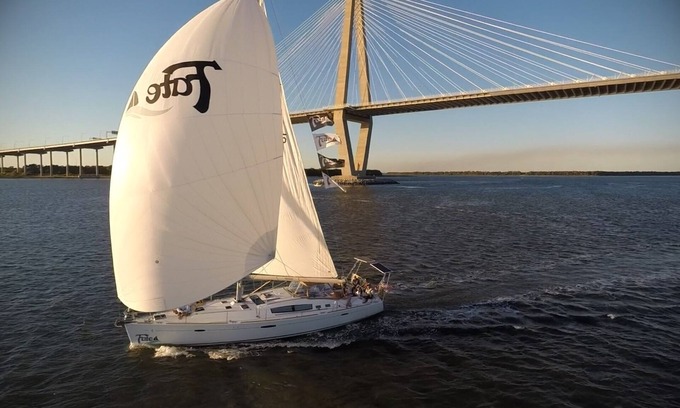 Downtown Charleston Alquiler De Eote | El yate de lujo de 50 pies de Charleston, 'Fate' y Kismet Party Yacht