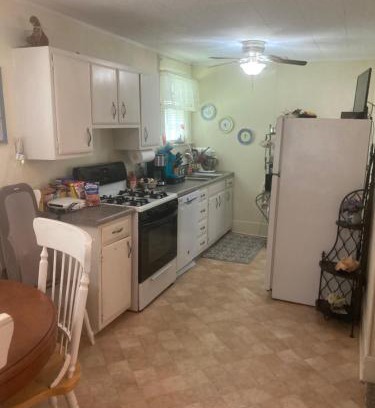 Rosewood Apartamento | Charleston, SC themed - conveniently located well appointed one bedroom apartment in Columbia South Carolina