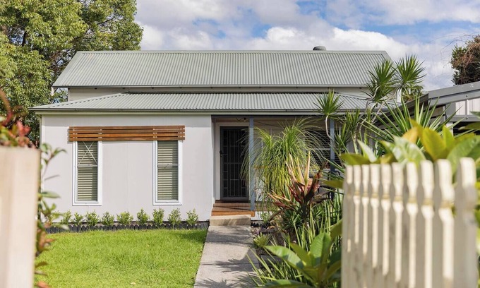 Charlestown Casa | Charlestown Cottage Relaxed Stay in Lake Macquarie