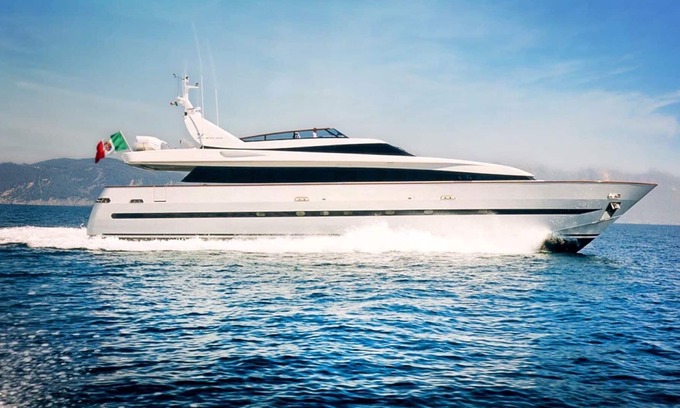 Arzachena Alquiler De Eote | Charlie Blue Yacht: sus vacaciones inolvidables