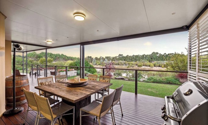 Wilyabrup Casa | Charlie Bravo Chalet