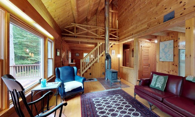 Beaver Cove Casa | Charloon Cabin
