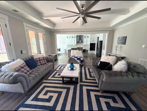 Charlotte Casa | Charlotte Acres Retreat
