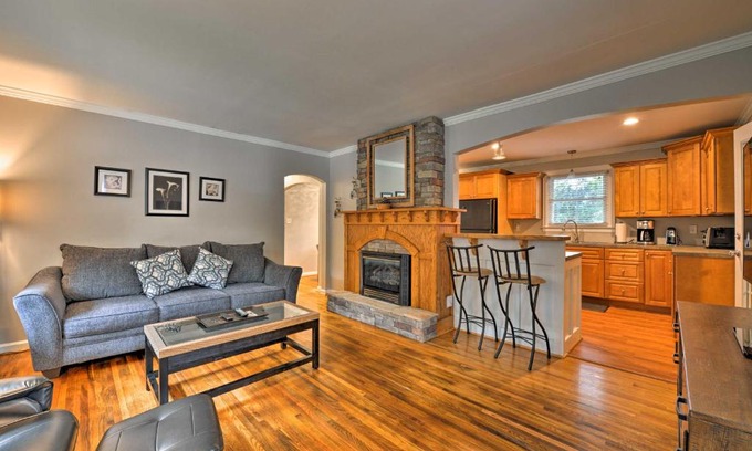 Charlotte Casa | Charlotte Area Home with Patio - 6 Miles to Downtown