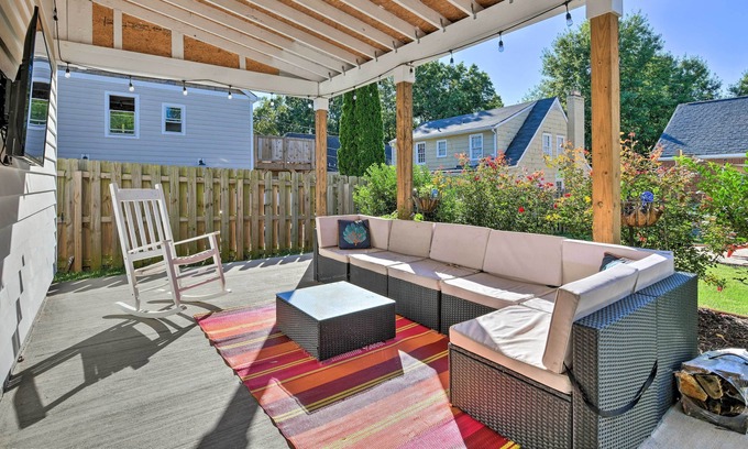 Wesley Heights Casa | Charlotte Home w/ Patio & Fire Pit: 2 Mi to Dtwn!