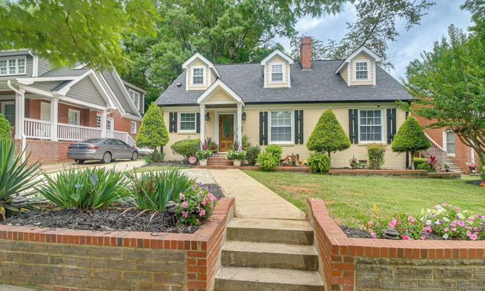 Wesley Heights Casa | Charlotte Home w/ Yard - Near Spectrum Center!