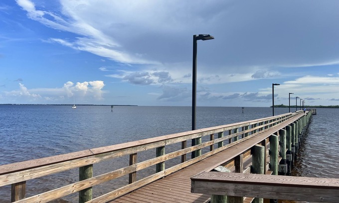 Edgewater Casa | Charlotte House Waterfront Getaway - 3 Min Walk to the Beach!