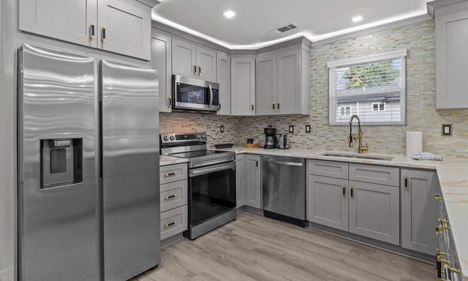 Charlotte Casa | Charlotte Retreat Luxury 4BR Heaven