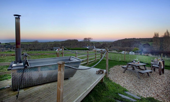 Fiddington Cabina | Charlotte's Hut, Old Rectory House
