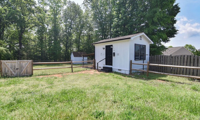 Fort Mill Apartamento | Charlotte tiny home getaway 5 min to lake Wylie 20 minutes to downtown Charlotte