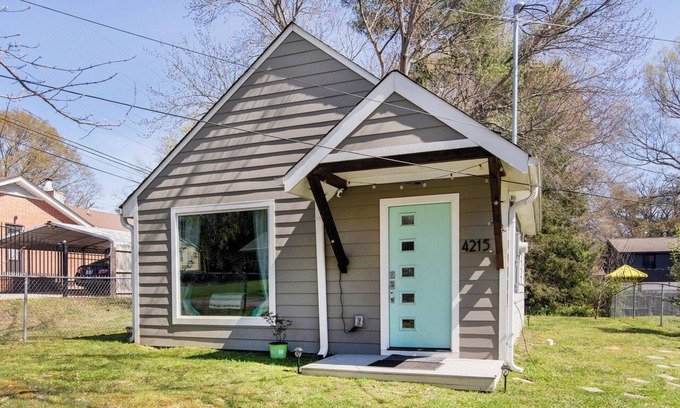 Charlotte Casa | Charlotte "Tiny Home" in a peaceful neighborhood that is 10mins from downtown