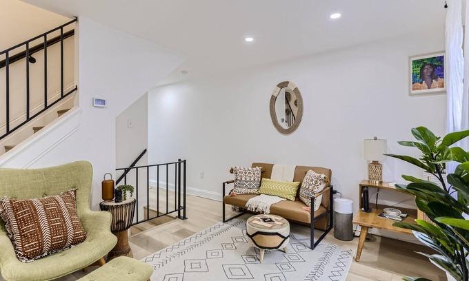Downtown Baltimore Casa | Charm City Charmer - Boho Zen Minutes to Harbor and Downtown!