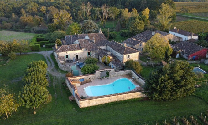 Saint-Michel-de-Montaigne Casa | Charming house, gite with swimming pool between Dordogne and Saint-Émilion