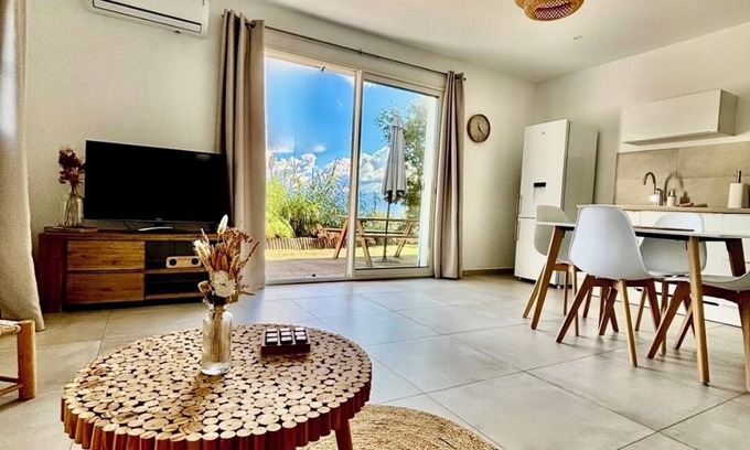 Santa-Reparata-di-Balagna Casa | Charming air-conditioned T2 apartment 10 minutes from the beach