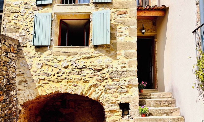 Saint-Hippolyte-de-Montaigu Casa | Charming stone house on the borders of Provence and moments from Uzes