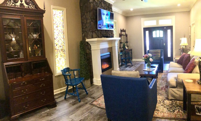 Capitol Hill Casa | Casa recientemente remodelada en el centro de Little Rock!