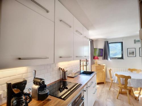 Les Bruyeres Apartamento | Charmant 2P rénové 4 pers, sud, balcon, ski aux pieds, Les Menuires - FR-1-178-137