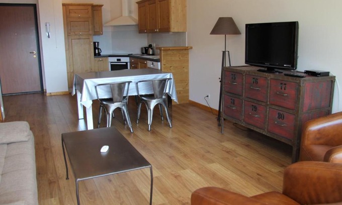 Saint-Jean-de-Sixt Apartamento | Charmant appartement au centre du village, proche des stations de ski - 4 personnes - FR-1-459-163