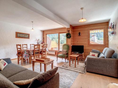 La Clusaz Apartamento | Charmant appartement à La Clusaz avec terrasse, parking et wifi - FR-1-818-58