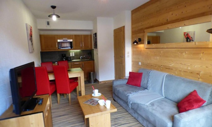 Les Saisies Apartamento | Charmant Appartement 2P aux Saisies avec Piscine Chauffée, Balcon Sud, et Accès Fitness - FR-1-594-167
