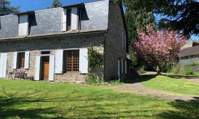 La Bourboule Apartamento | Charmant appartement jardin/parking privé 4 personnes