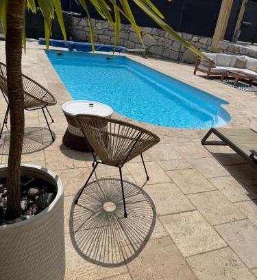 Carros Apartamento | Charmant appartement, piscine 15 min de Nice