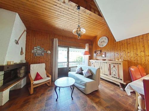 Le Grand-Bornand Apartamento | Charmant Appt 2 pièces + mezzanine, proche pistes, casier à ski, parking, cheminée, animaux ok - FR-1-241-167