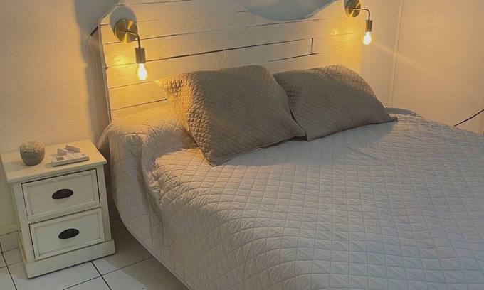 Les Abymes Apartamento | Charmant F2 EN Campagne