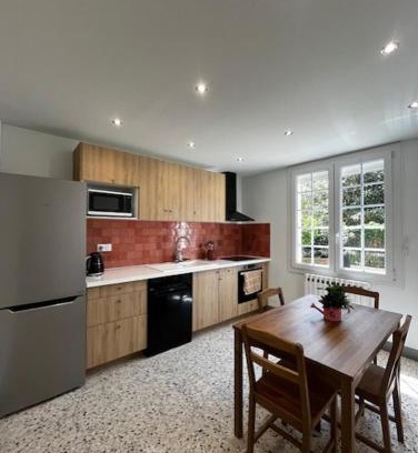 Entraigues-sur-la-Sorgue Apartamento | Charmant appartement rénové, à 15 mn d'Avignon et de son festival