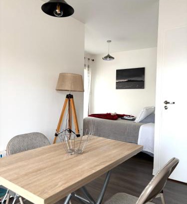Villeneuve-les-Maguelone Apartamento | Charmant studio pour étudiant seul ou à 2