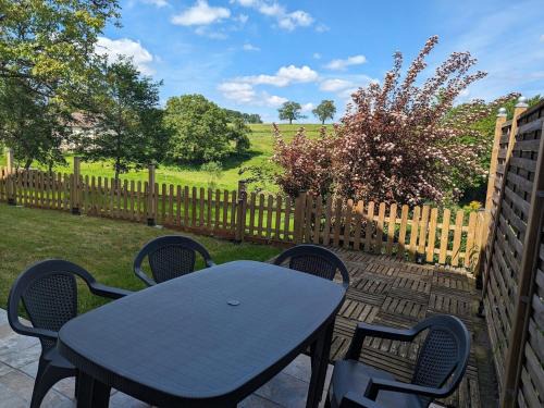 Plombieres-les-Bains Casa | Charmant gîte en forêt avec terrasse et Wifi à Plombières-les-Bains - FR-1-589-769