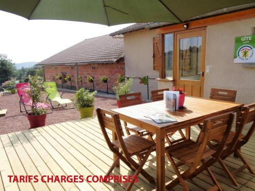 Saint-Marcel-dʼUrfe Casa | Charmant gîte à la ferme avec terrasse, proche Loire, Allier, Puy de Dôme, animaux bienvenus - FR-1-496-235