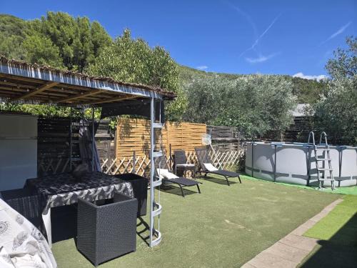 Gemenos Chalet De Esquí | Charmant Mobil home avec piscine privative